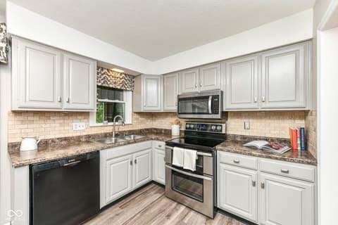 Photo of 34 Sleepy Hollow Court, Westfield, IN
