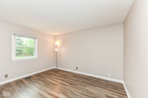Photo of 34 Sleepy Hollow Court, Westfield, IN