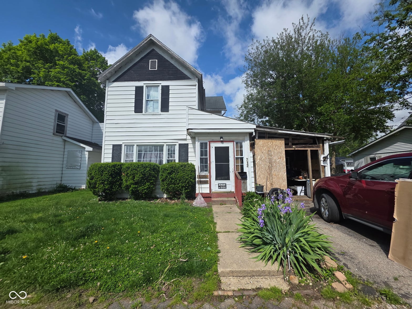 Front exterior at 712 S Clinton Street, Alexandria, IN