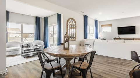 Dining room at 565 Melbrook Street, Arcadia, IN
