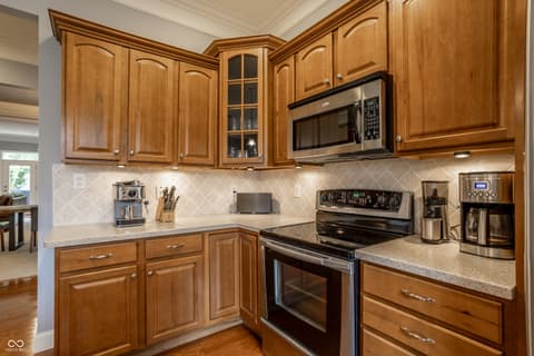 Photo of 207 Wakefield Way, Zionsville, IN