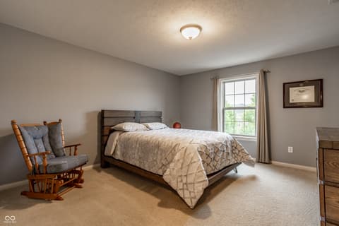 Photo of 207 Wakefield Way, Zionsville, IN