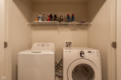 Laundry room at 207 Wakefield Way, Zionsville, IN