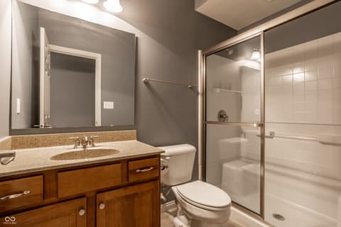 Photo of 207 Wakefield Way, Zionsville, IN