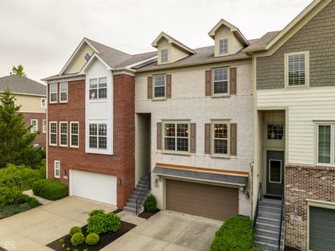 Photo of 207 Wakefield Way, Zionsville, IN