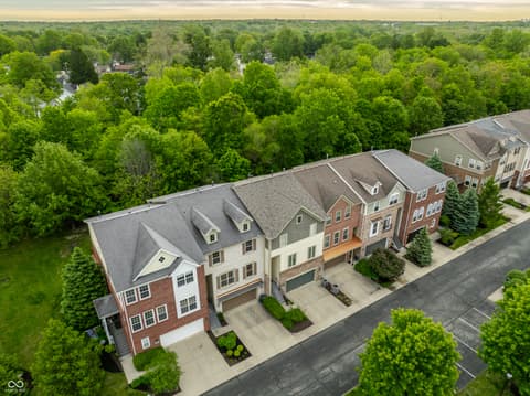 Photo of 207 Wakefield Way, Zionsville, IN