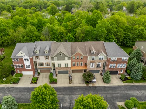Photo of 207 Wakefield Way, Zionsville, IN