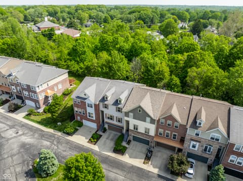 Photo of 207 Wakefield Way, Zionsville, IN