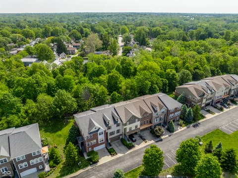 Photo of 207 Wakefield Way, Zionsville, IN