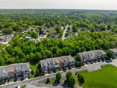 Photo of 207 Wakefield Way, Zionsville, IN