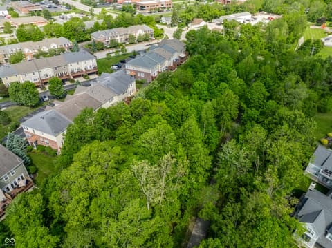 Photo of 207 Wakefield Way, Zionsville, IN