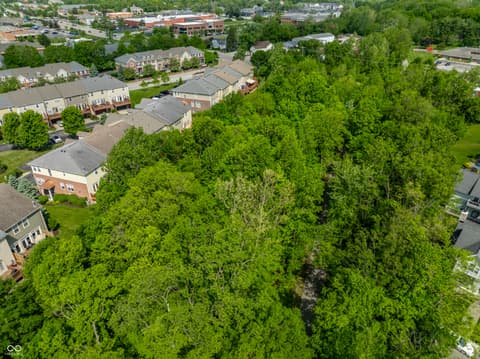 Photo of 207 Wakefield Way, Zionsville, IN