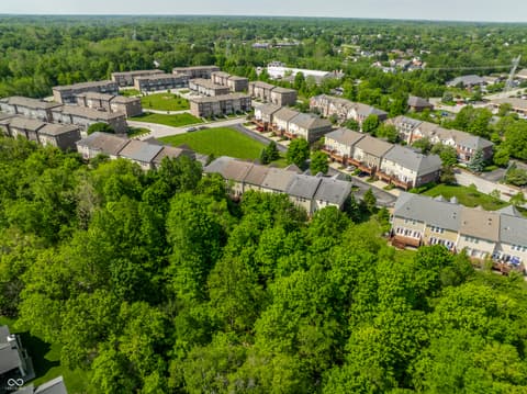 Photo of 207 Wakefield Way, Zionsville, IN