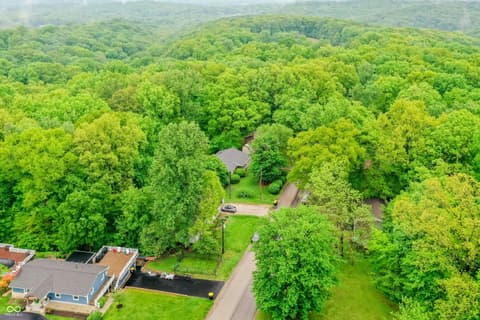 Photo of 1609 E Woodland Drive, Bloomington, IN