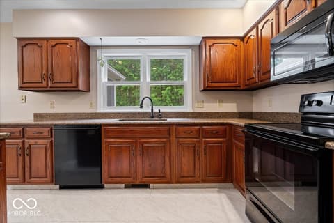 Photo of 11734 Forest Park Lane, Carmel, IN