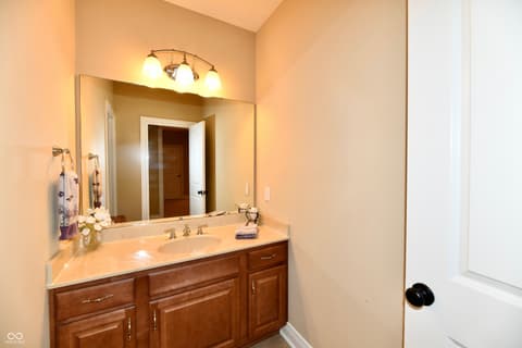 Primary bathroom at 13558 Water Crest Drive, Fishers, IN