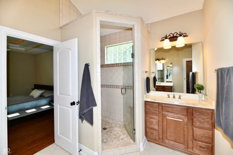 Primary bathroom at 13558 Water Crest Drive, Fishers, IN