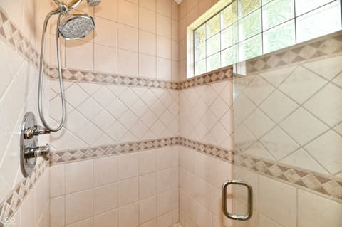 Primary bathroom at 13558 Water Crest Drive, Fishers, IN