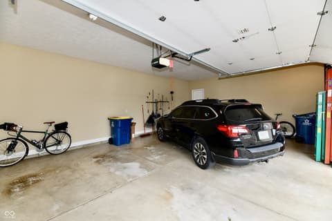 Garage at 13558 Water Crest Drive, Fishers, IN