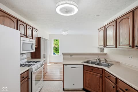 Photo of 913 Cortland Court, Greenfield, IN