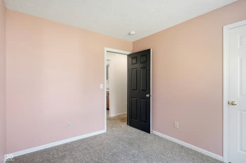 Photo of 913 Cortland Court, Greenfield, IN