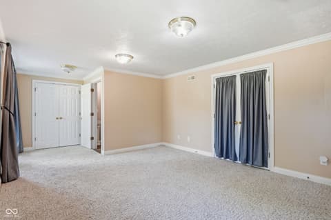 Photo of 913 Cortland Court, Greenfield, IN