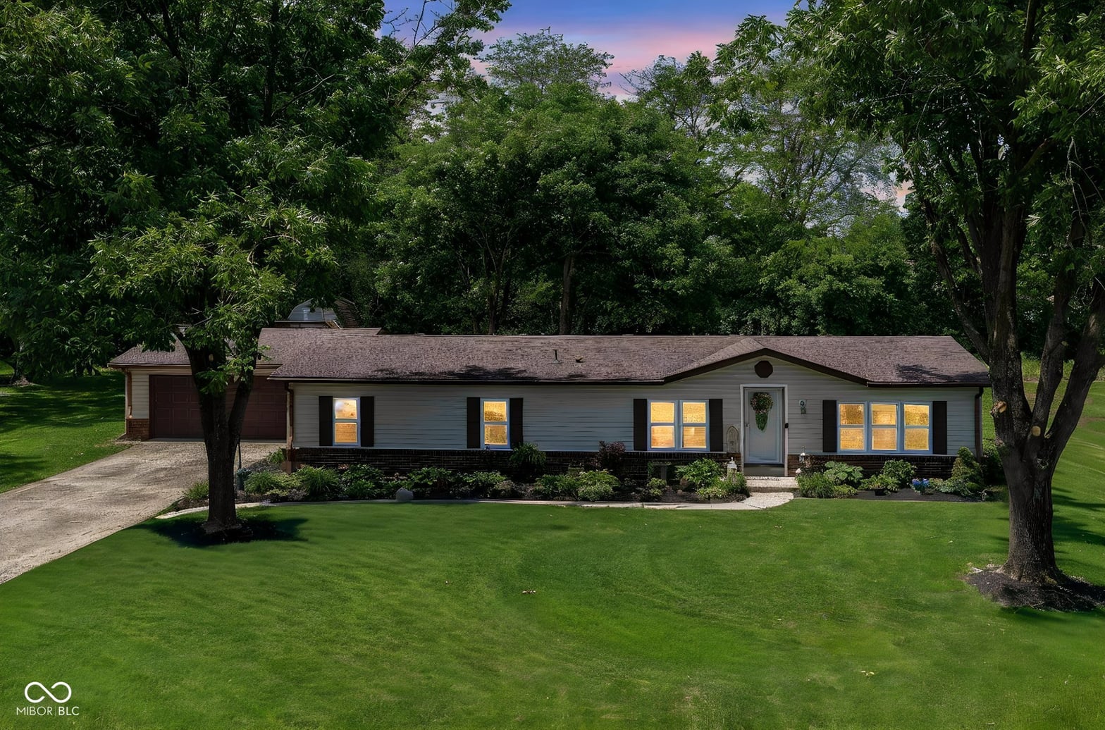 Photo of 617 Tanglewood Drive, Noblesville, IN
