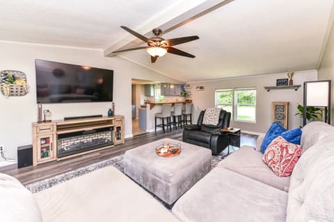 Photo of 617 Tanglewood Drive, Noblesville, IN