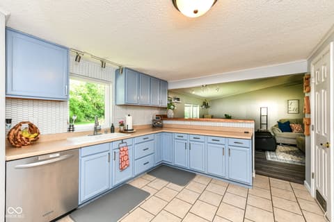 Photo of 617 Tanglewood Drive, Noblesville, IN