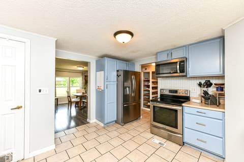 Photo of 617 Tanglewood Drive, Noblesville, IN