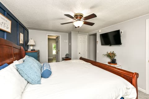 Photo of 617 Tanglewood Drive, Noblesville, IN