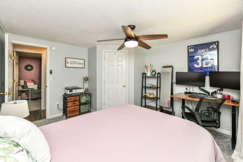 Photo of 617 Tanglewood Drive, Noblesville, IN