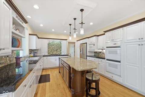Photo of 4643 Hickory Court, Zionsville, IN