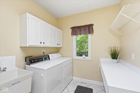 Photo of 4643 Hickory Court, Zionsville, IN