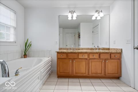 Photo of 16424 Stony Ridge Drive, Noblesville, IN
