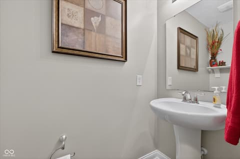 Photo of 5855 W Commonview Drive, McCordsville, IN
