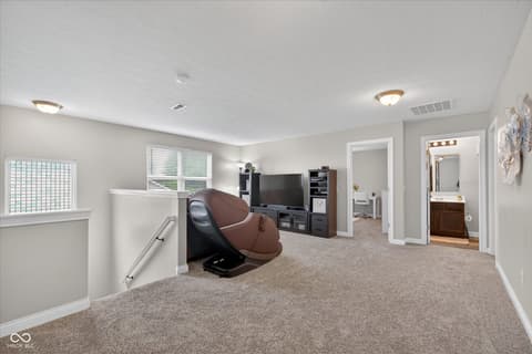 Photo of 5855 W Commonview Drive, McCordsville, IN