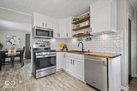 Photo of 1230 Hamilton Drive, Noblesville, IN