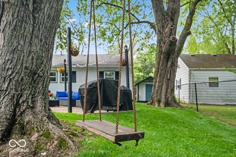 Photo of 1230 Hamilton Drive, Noblesville, IN