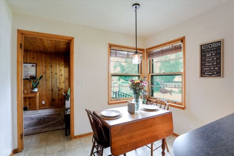 Photo of 410 W Ash Street, Zionsville, IN