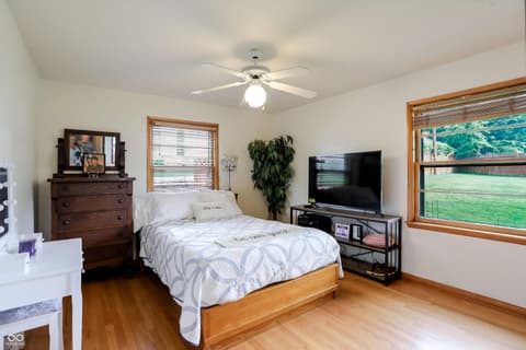 Photo of 410 W Ash Street, Zionsville, IN