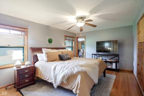 Photo of 410 W Ash Street, Zionsville, IN