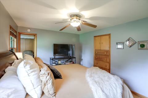 Photo of 410 W Ash Street, Zionsville, IN