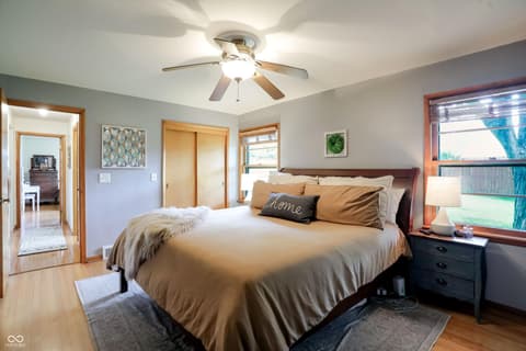 Photo of 410 W Ash Street, Zionsville, IN