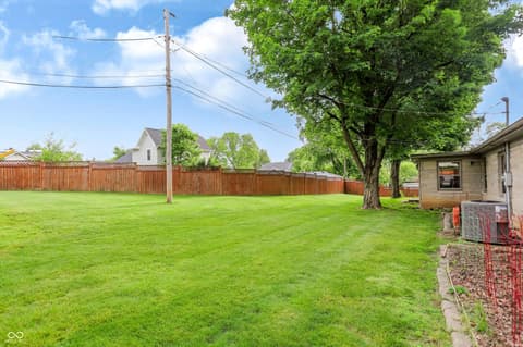 Photo of 410 W Ash Street, Zionsville, IN