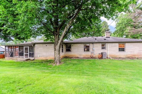 Photo of 410 W Ash Street, Zionsville, IN
