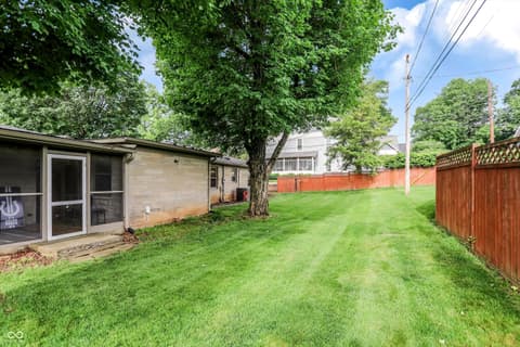 Photo of 410 W Ash Street, Zionsville, IN