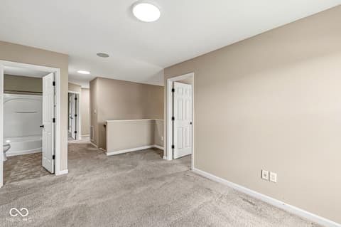 Loft — 5654 W Woodstock Trail, McCordsville, IN