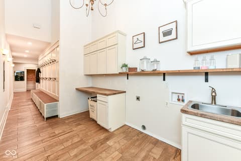 Laundry room at 11410 E 300 N, Sheridan, IN