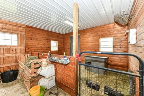 Barn — 11410 E 300 N, Sheridan, IN